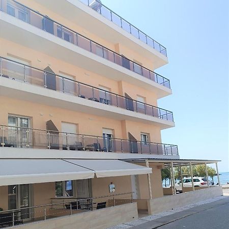 Navarino Luxe Suites With Sea View Peraía 外观 照片
